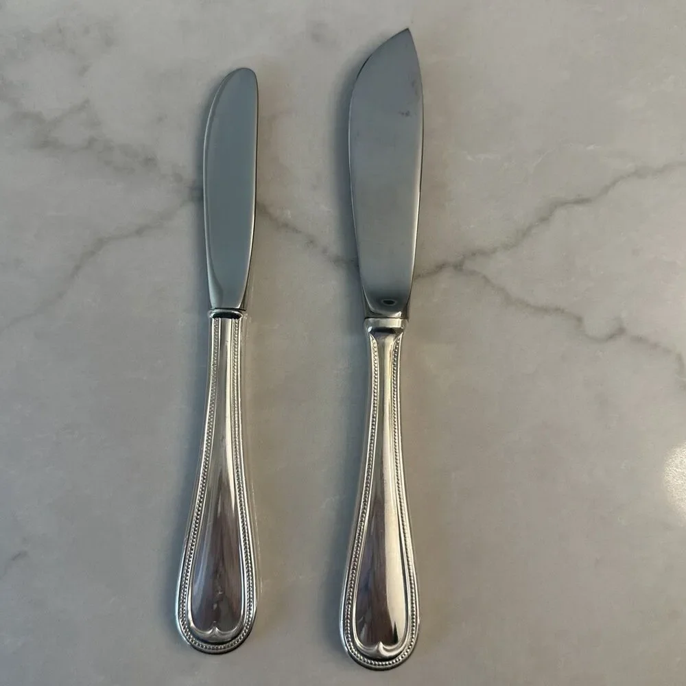 Reed & Barton Beaded English Gentry Silverplate. 2 butter knife knives.